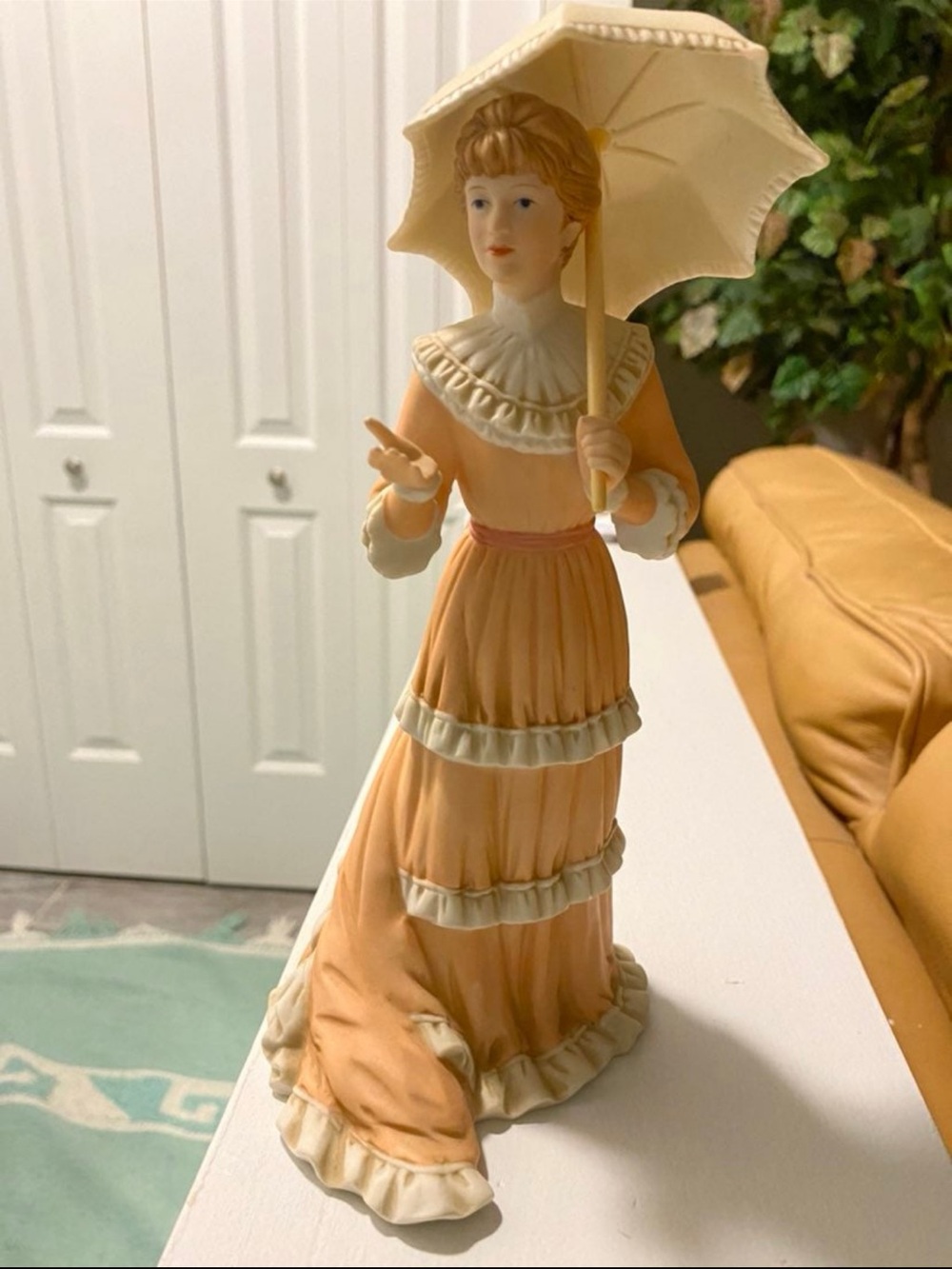 Homco Porcelain figurine Lady Georgia